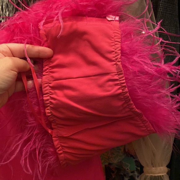 LaMarque Zaina Ostrich Feather fuchsia top size Small - Picture 7 of 9